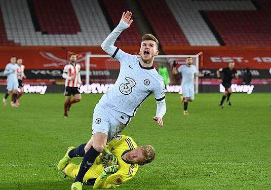 1612751168220017400.jpg 39002298-9234851-image-a-34_1612741144605.jpg